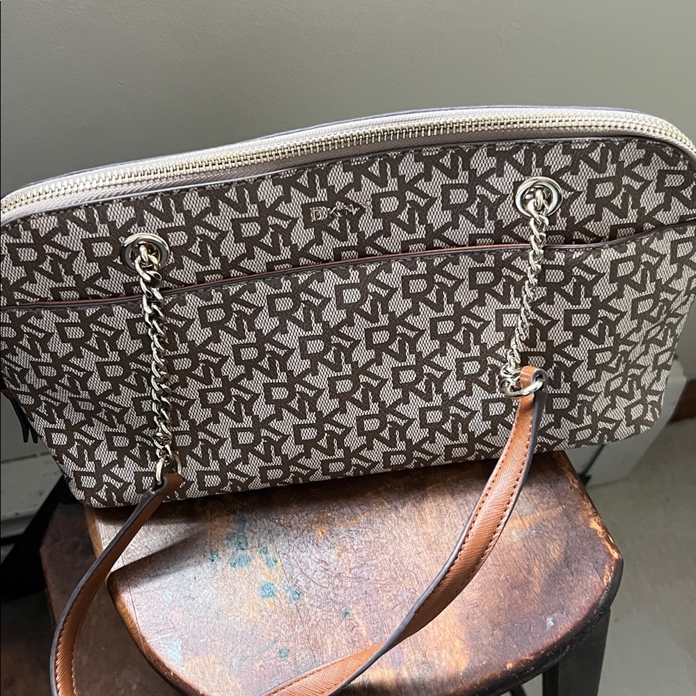 DKNY Bryanna Chain Shoulder Bag NWOT - Picture 7 of 8
